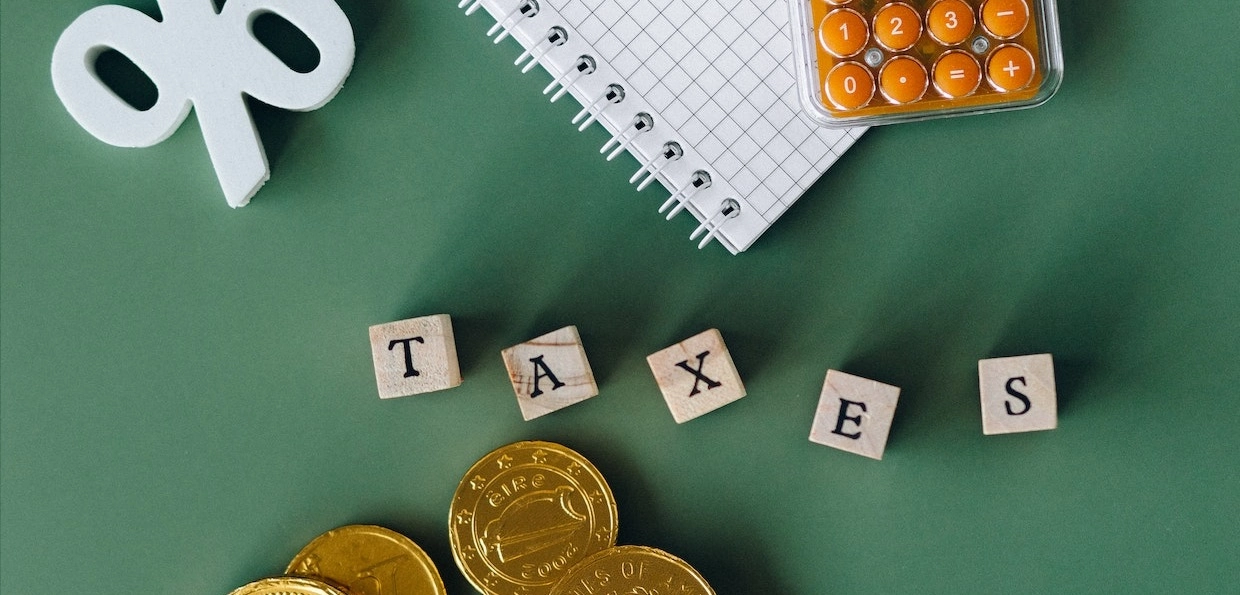 How does tax withholding work on Capitalia?